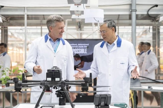 李凡荣赴万邦化工驻欧洲企业调研